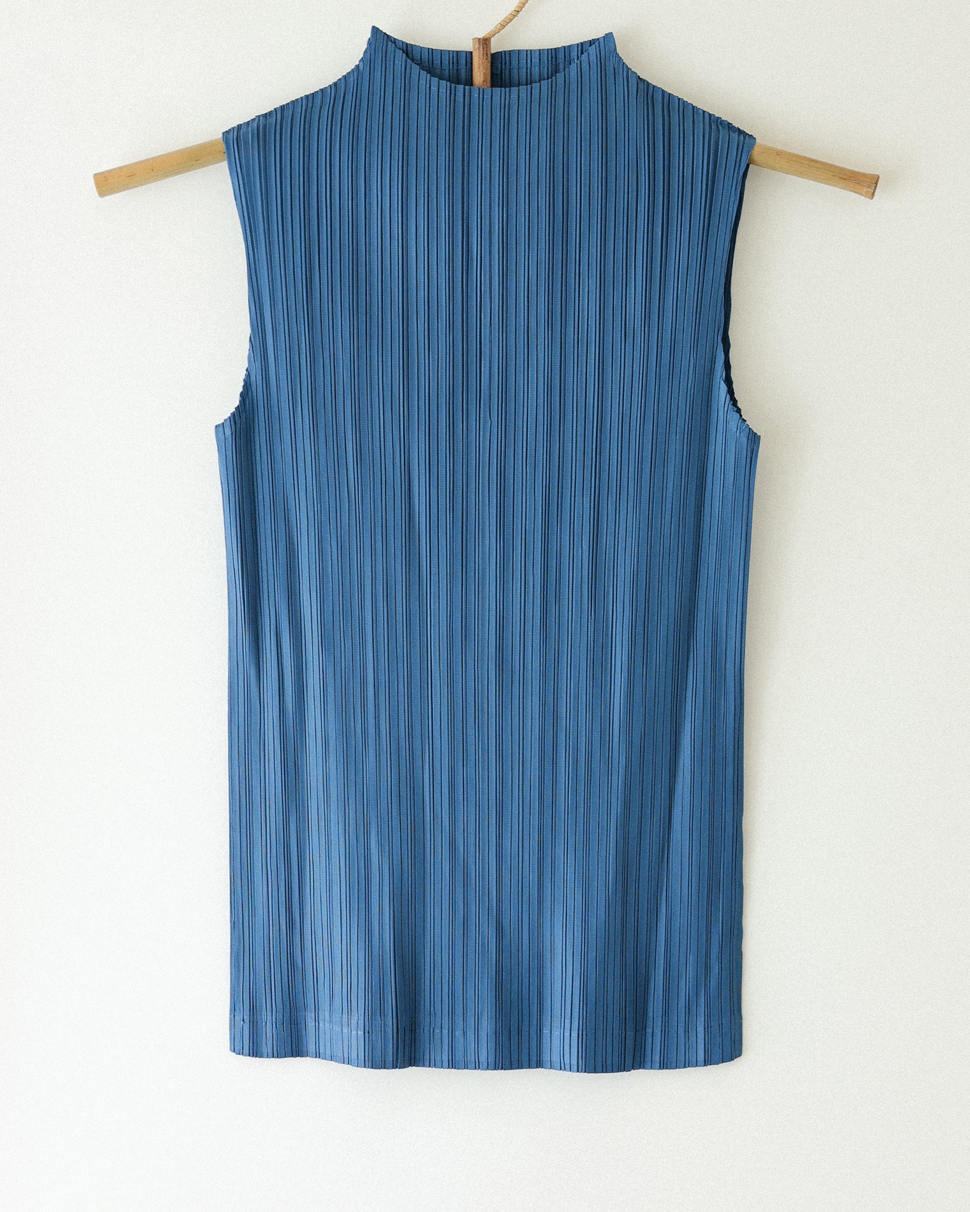 オーシャンプリーツスリーブレスTops、アズールブルー