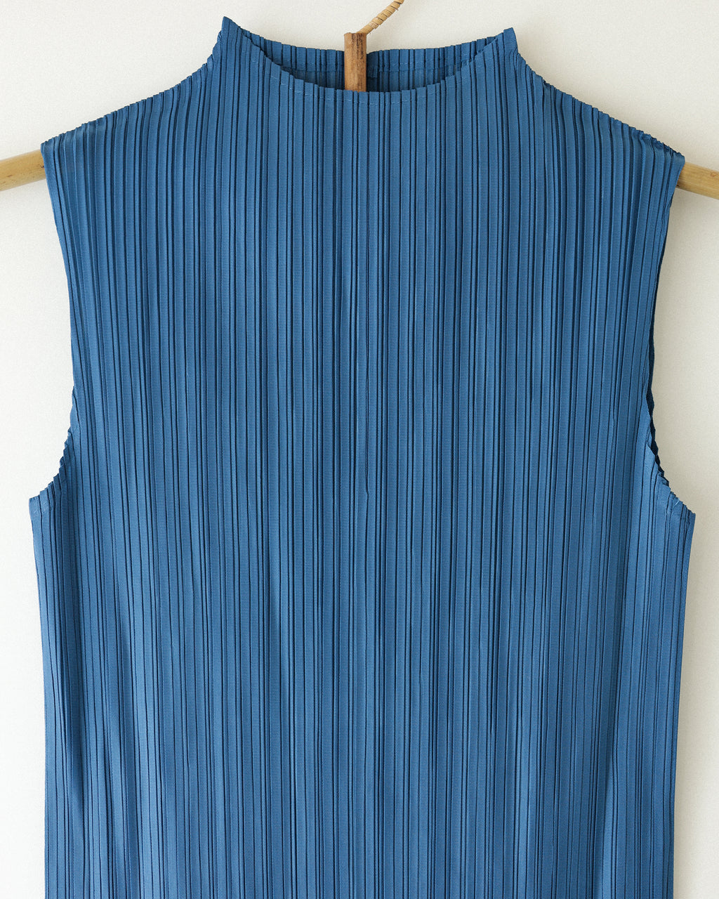 オーシャンプリーツスリーブレスTops、アズールブルー
