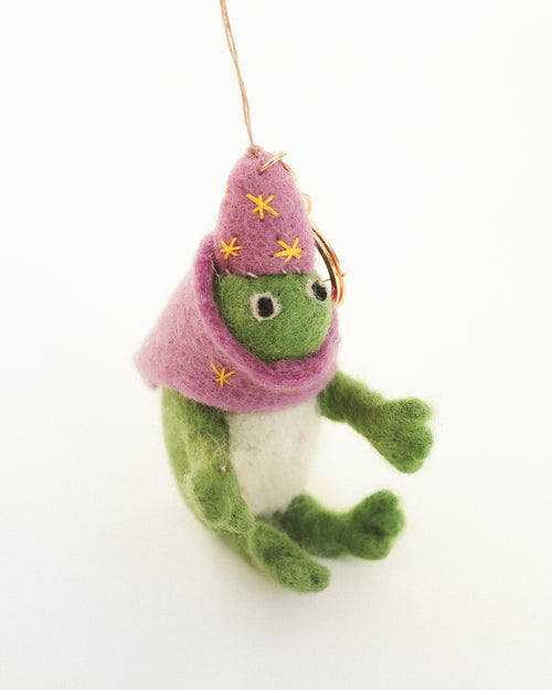 (Little Wizard Edition) Enchanted Bayou Frog Keyring, Starlit