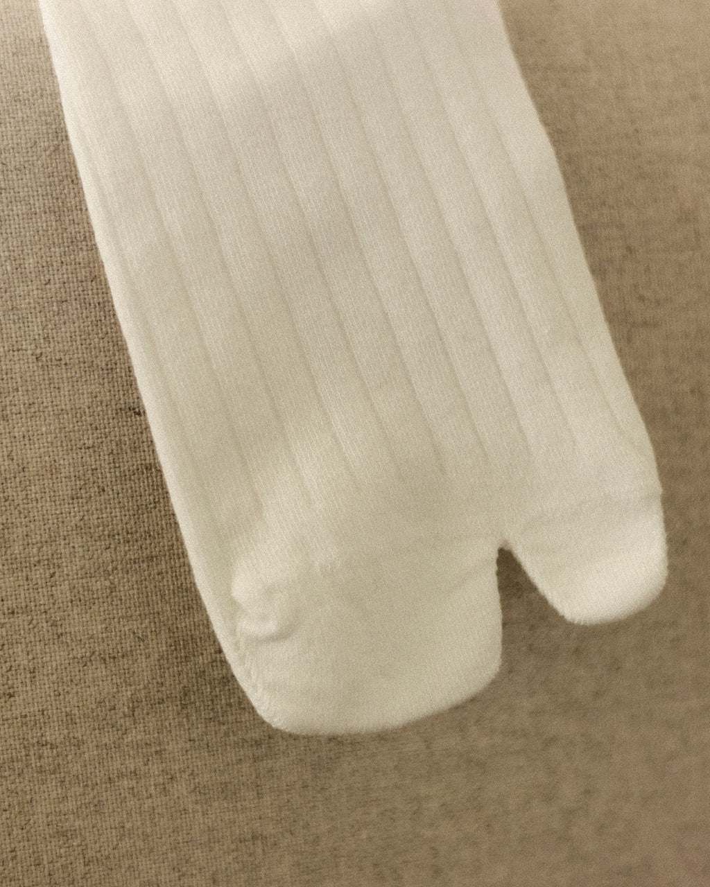 Classic Tabi Socks, Ecru