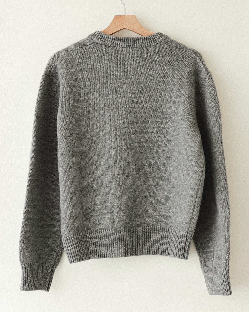 Loretta Essencial Geelong Wool V-Neck Jumper, Grey