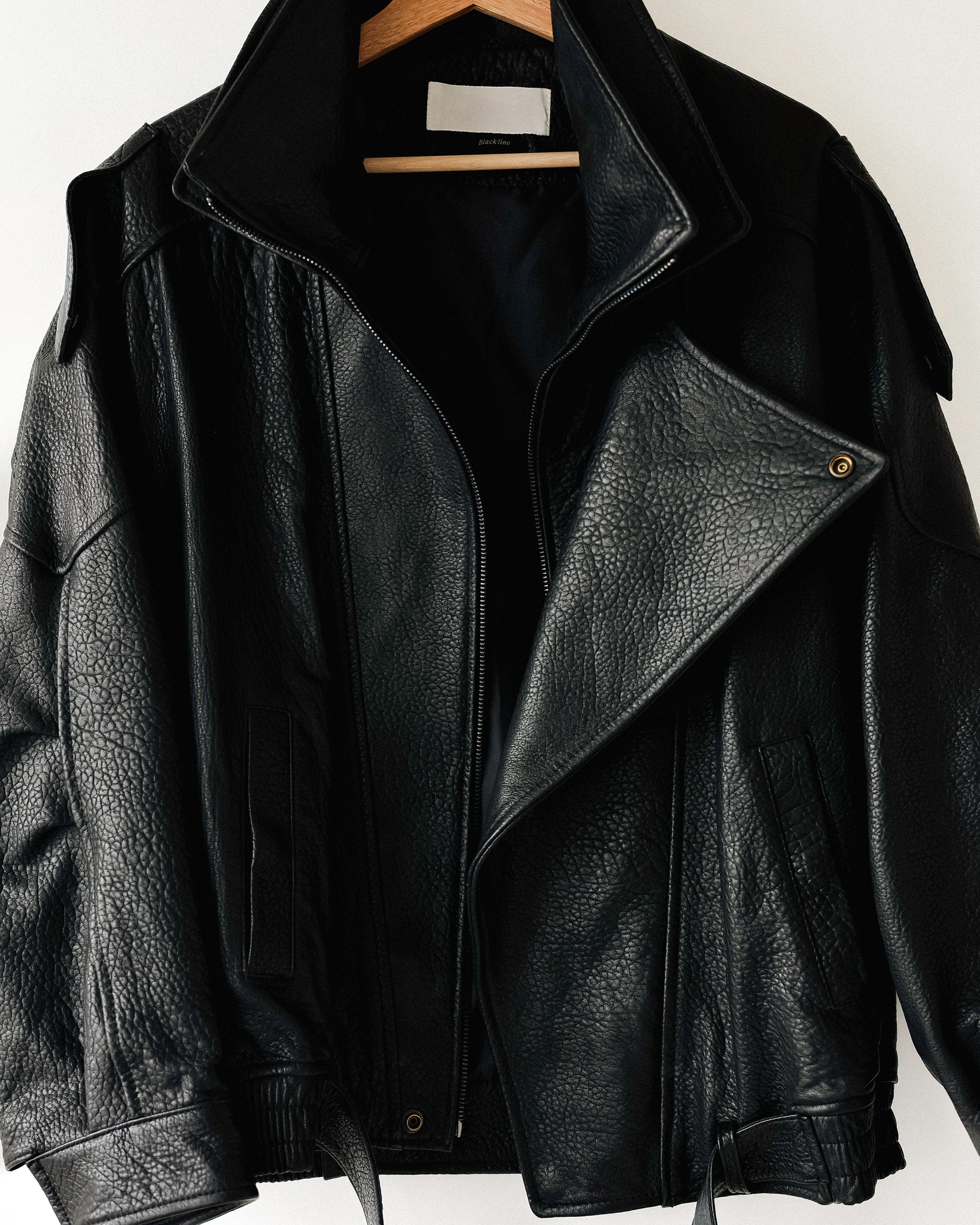 Italian Shrunken Forma Leather Jacket, Nero Pelle