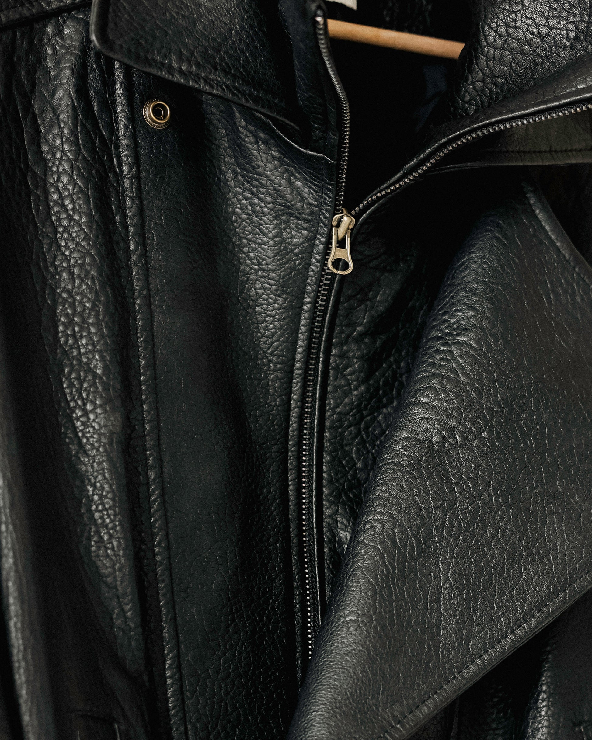Italian Shrunken Forma Leather Jacket, Nero Pelle