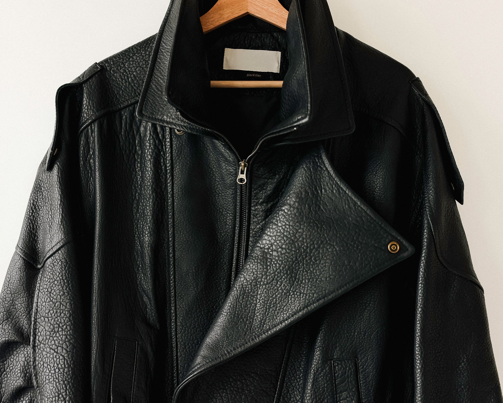 Italian Shrunken Forma Leather Jacket, Nero Pelle