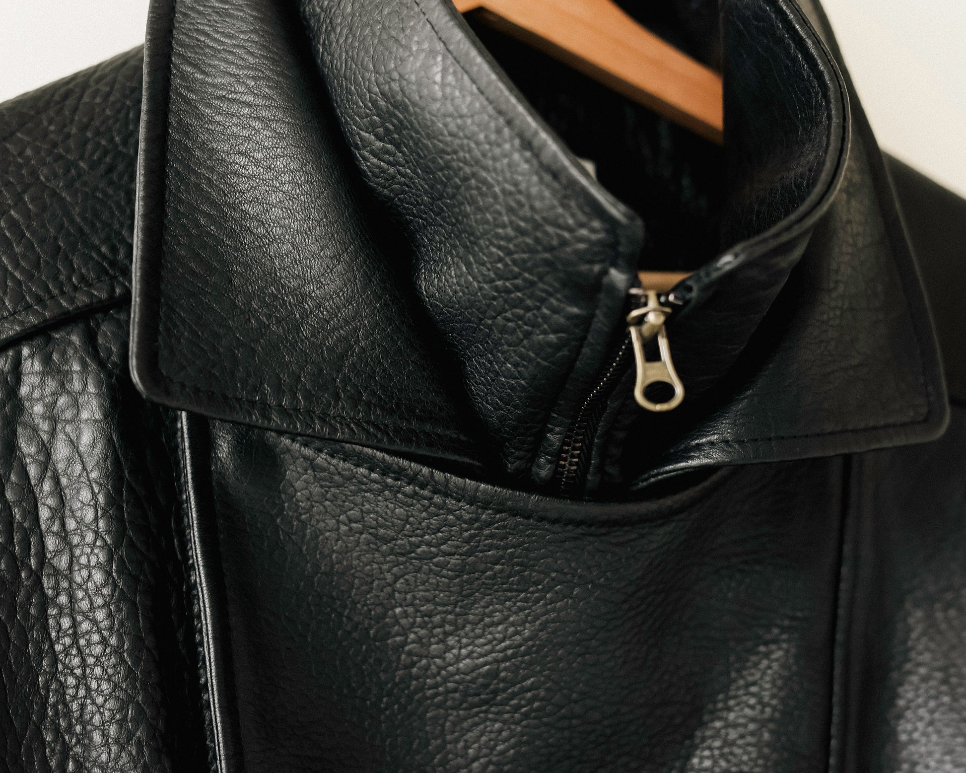 Italian Shrunken Forma Leather Jacket, Nero Pelle