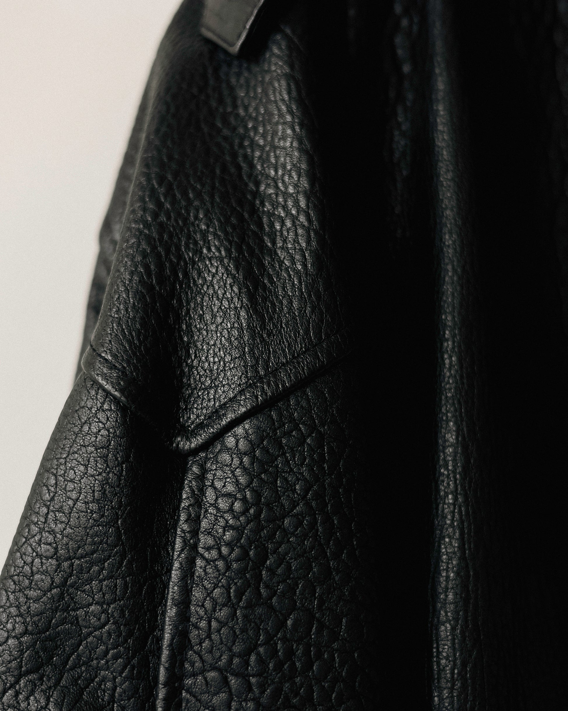 Italian Shrunken Forma Leather Jacket, Nero Pelle
