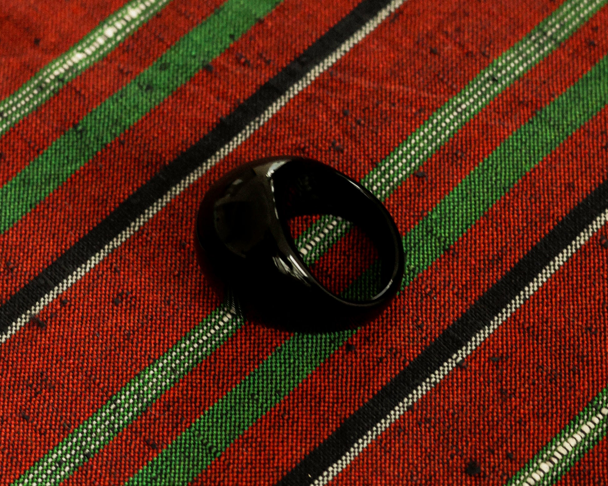 Sculpted Acetate Volume Ring, Kaonashi