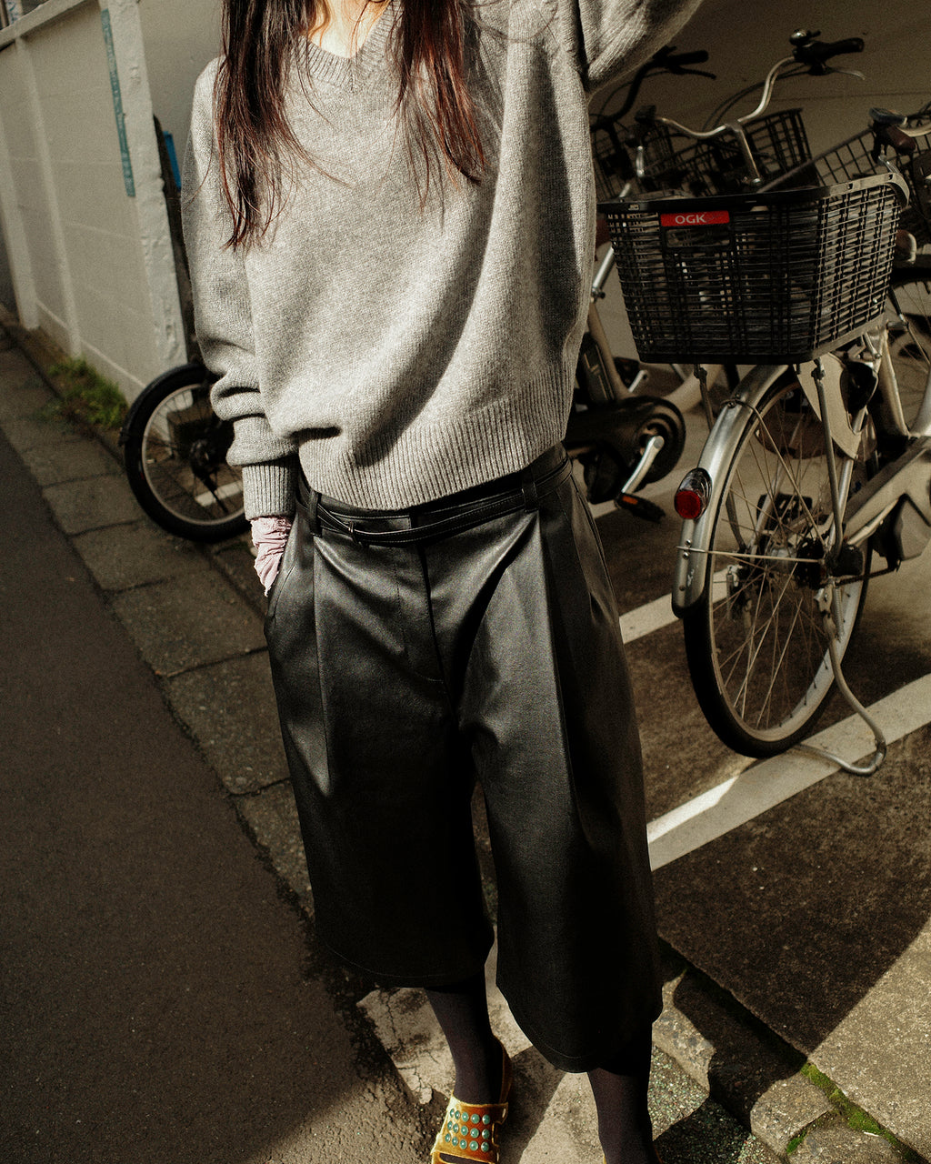 Loretta Essencial Geelong Wool V-Neck Jumper, Grey