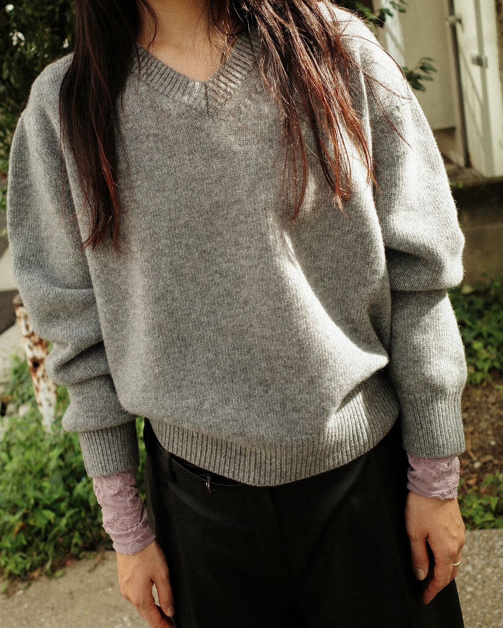 Loretta Essencial Geelong Wool V-Neck Jumper, Grey