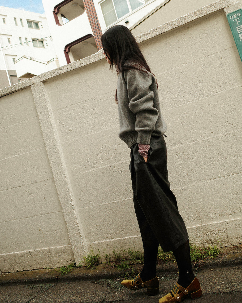 Loretta Essencial Geelong Wool V-Neck Jumper, Grey