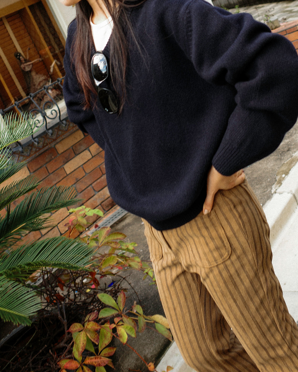 Loretta Essencial Geelong Wool V-Neck Jumper, Dark Blue Night