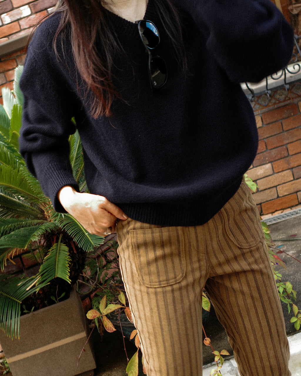 Loretta Essencial Geelong Wool V-Neck Jumper, Dark Blue Night