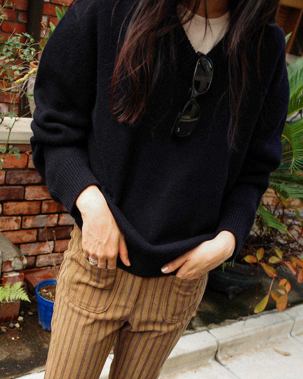 Loretta Essencial Geelong Wool V-Neck Jumper, Dark Blue Night