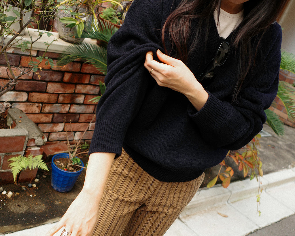 Loretta Essencial Geelong Wool V-Neck Jumper, Dark Blue Night