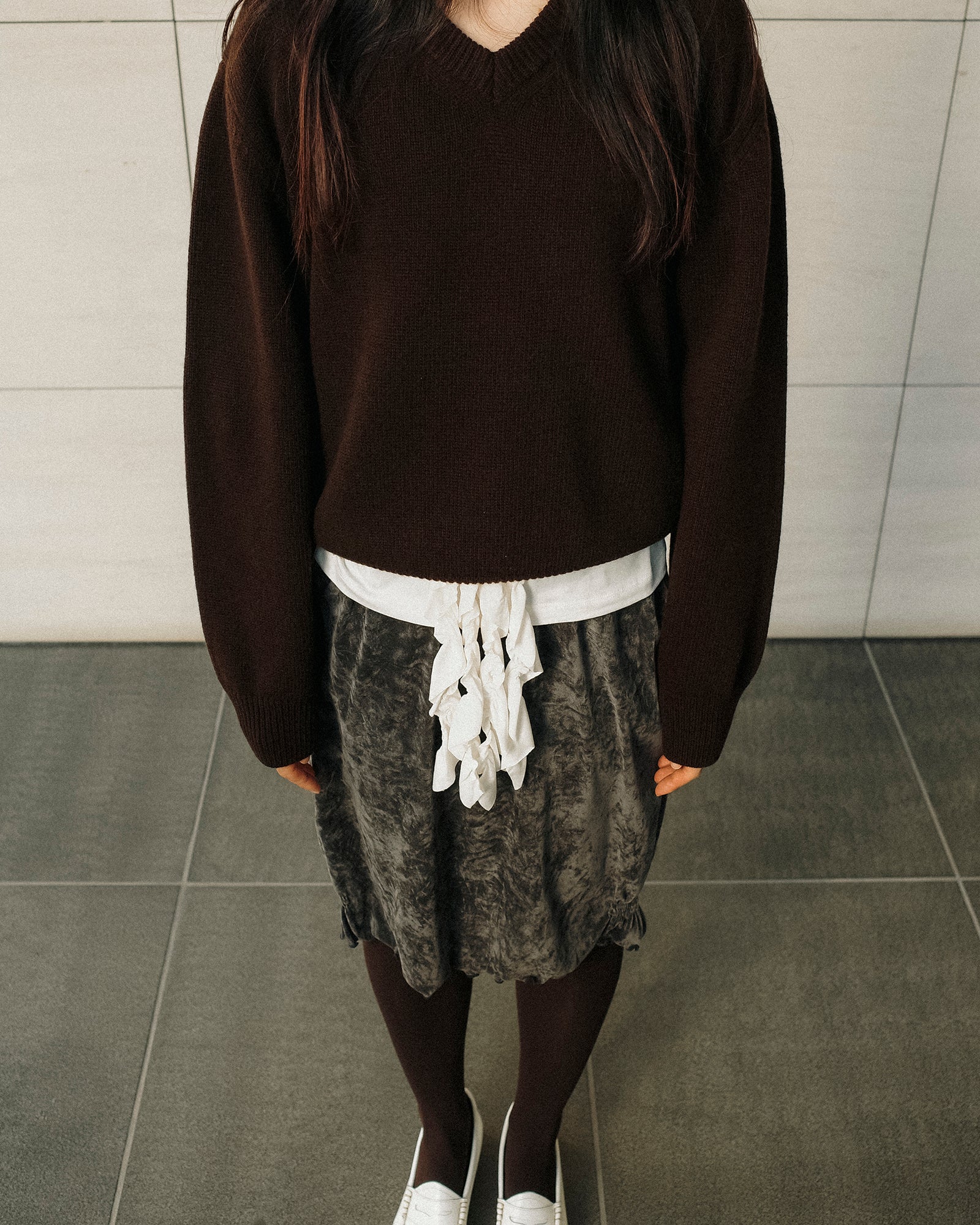 Loretta Essential Geelong Wool V-Neck Jumper, Dark Chocolate