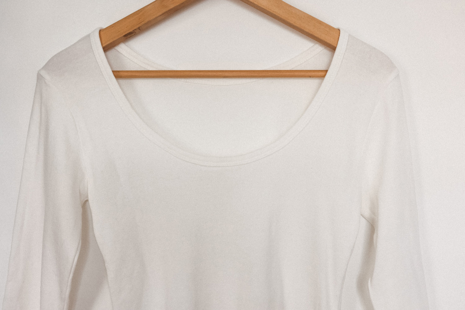 リバーシブル深UネックコットンTシャツ、ハレ