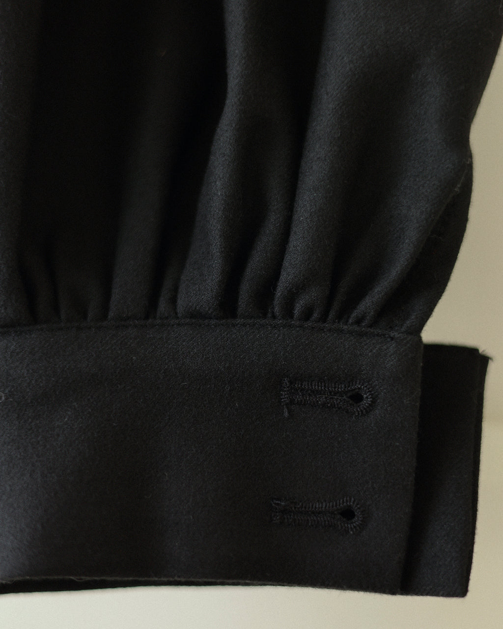 ハイ・ヌーン ストラクチャード ハーレム トラウザーズ、ブラック