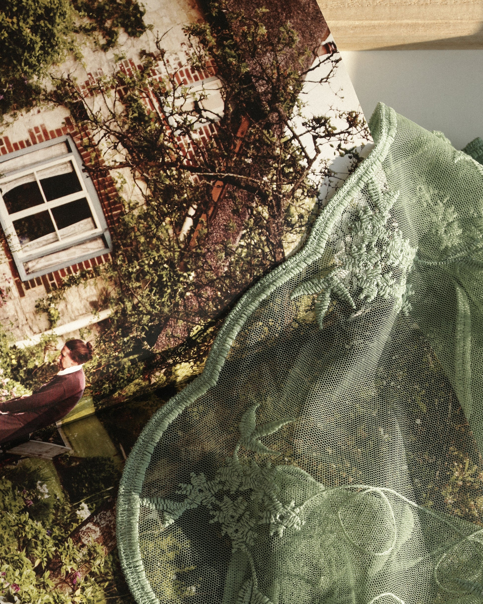 ムーアベールスカーフ、イングリッシュモス