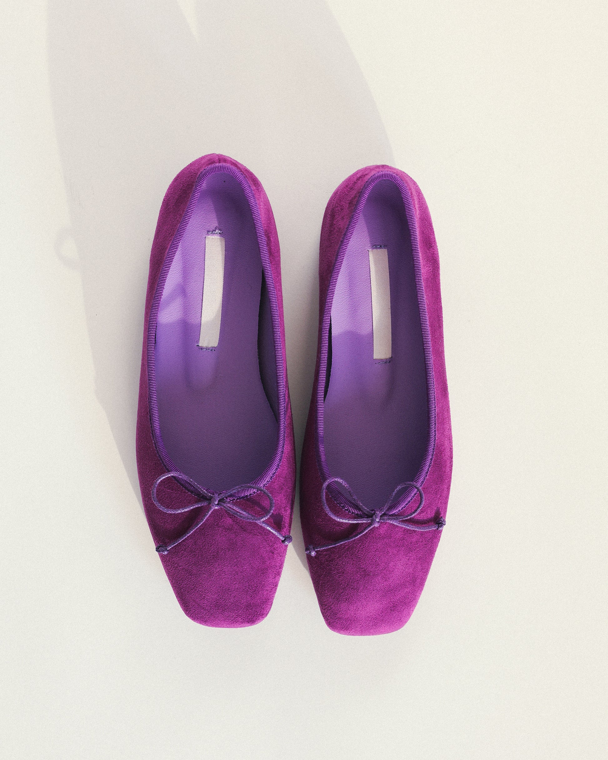 リベリオン スクエアトゥ フラットシューズ、プラム オペラ