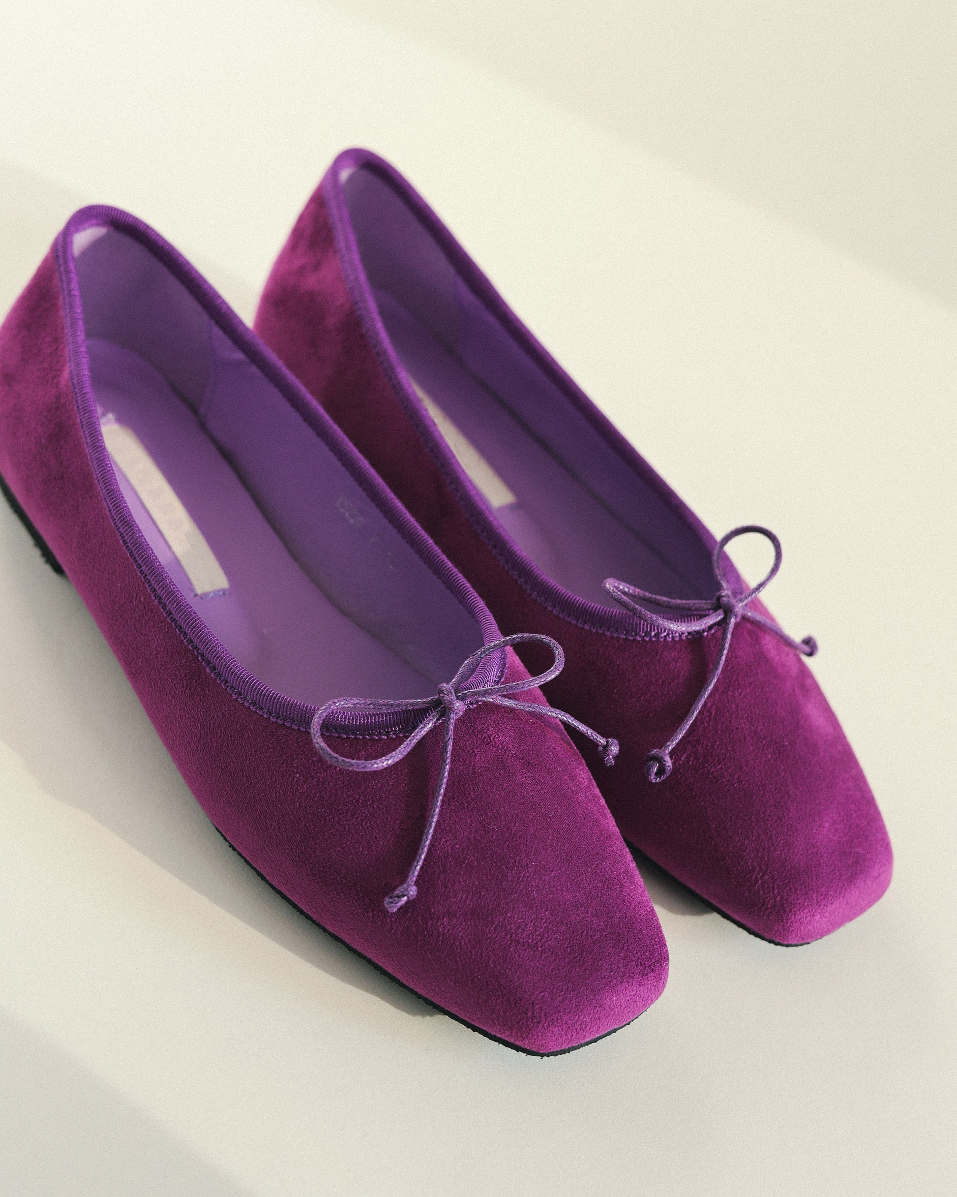 リベリオン スクエアトゥ フラットシューズ、プラム オペラ