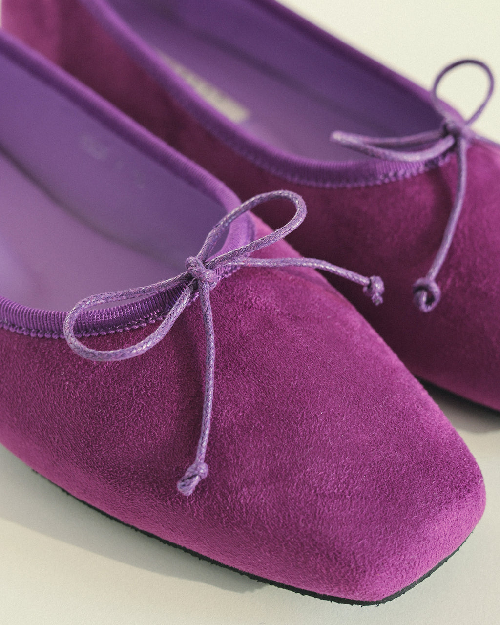 リベリオン スクエアトゥ フラットシューズ、プラム オペラ