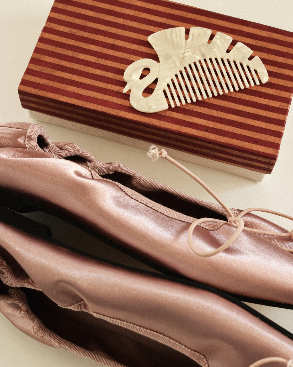 Odette Comb, Swan Lake Pearl