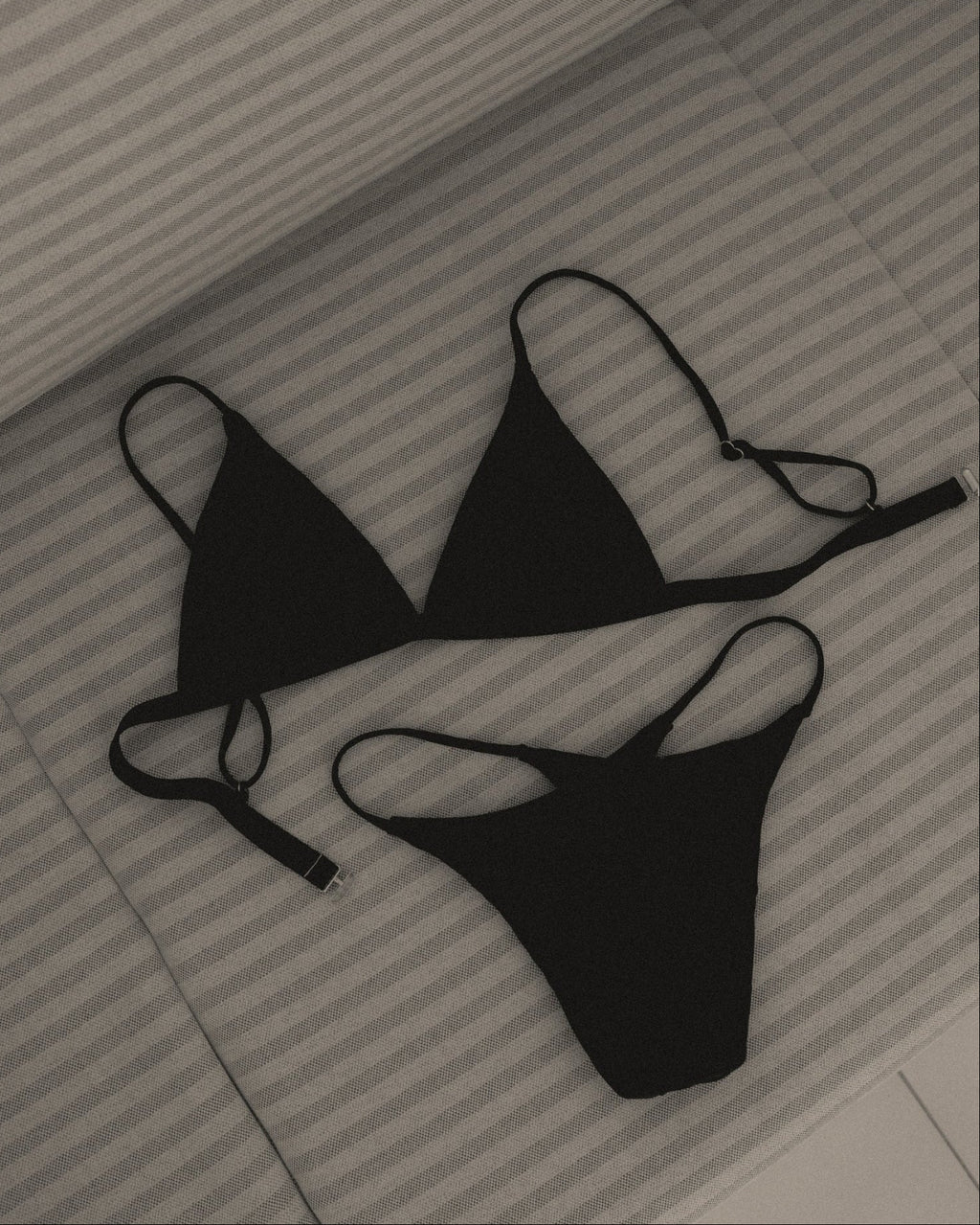 Classic Jet Triangle Bikini, Eleʻele Black